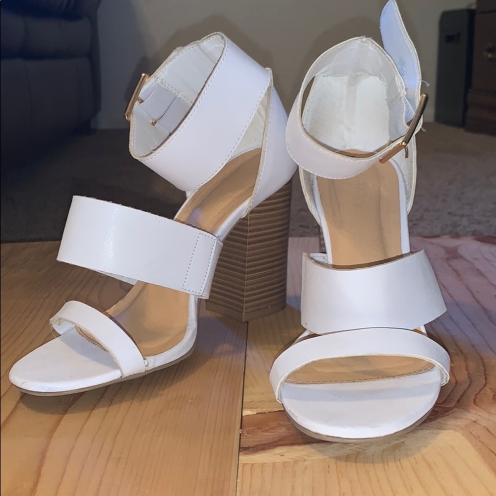 2 color strapped clunky heals
